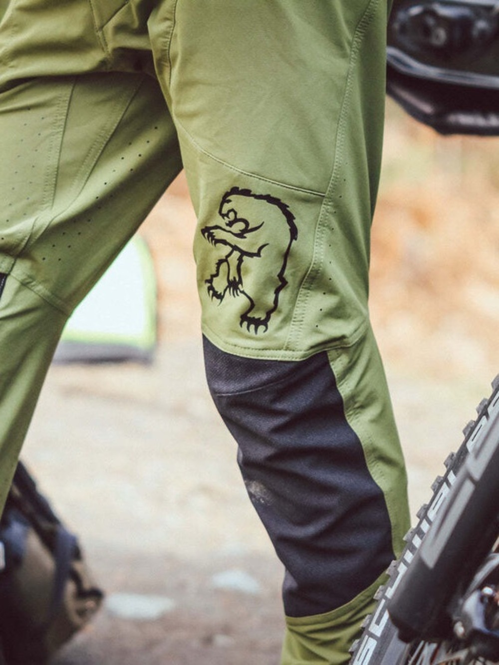 Chromag Feint Pants in Olive Green size: 32. MTB